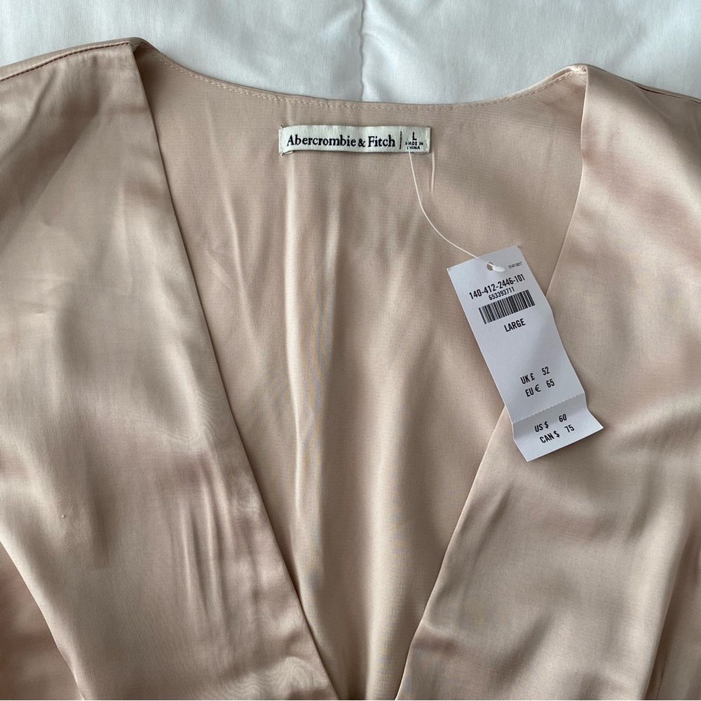 Abercrombie & Fitch Champagne Long-Sleeve Satin Puff Sleeve Top - Picture 5 of 5